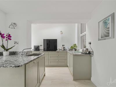 Kitchen/Breakfast Room